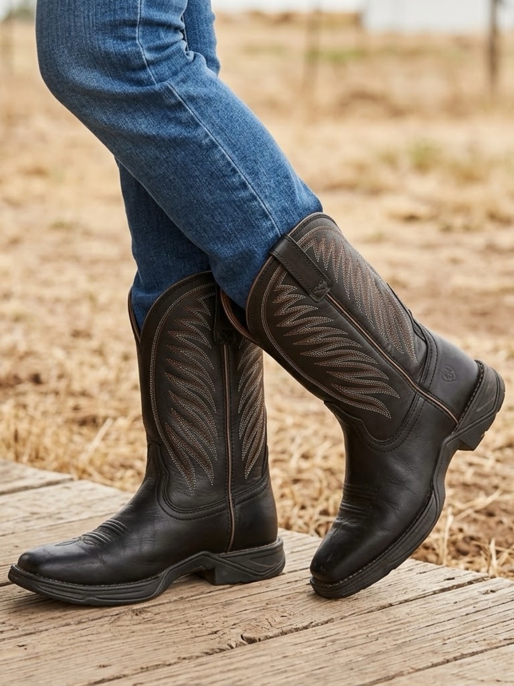 ARIAT Women's Anthem 2.0 Black Square Toe Western Boot SizeUS 8 EU 38,5
